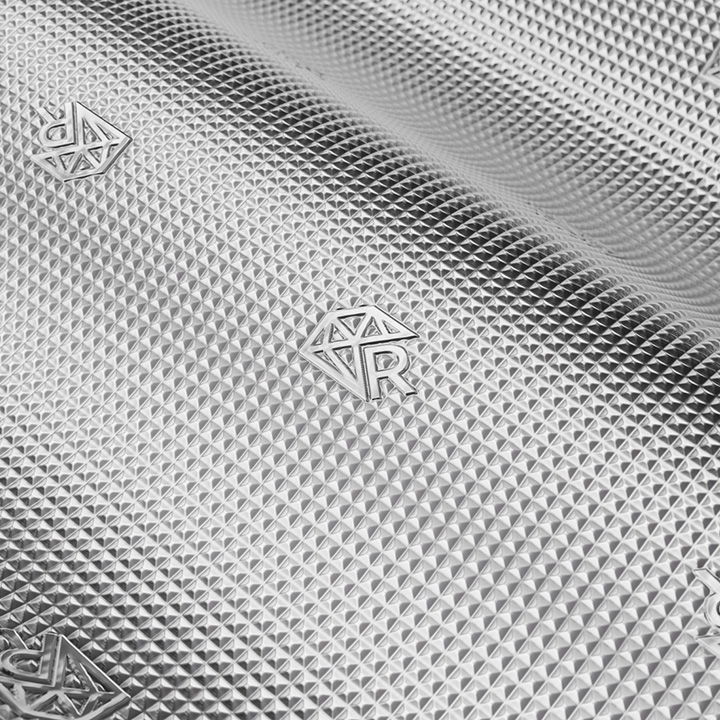 Mylar – tłoczone logo